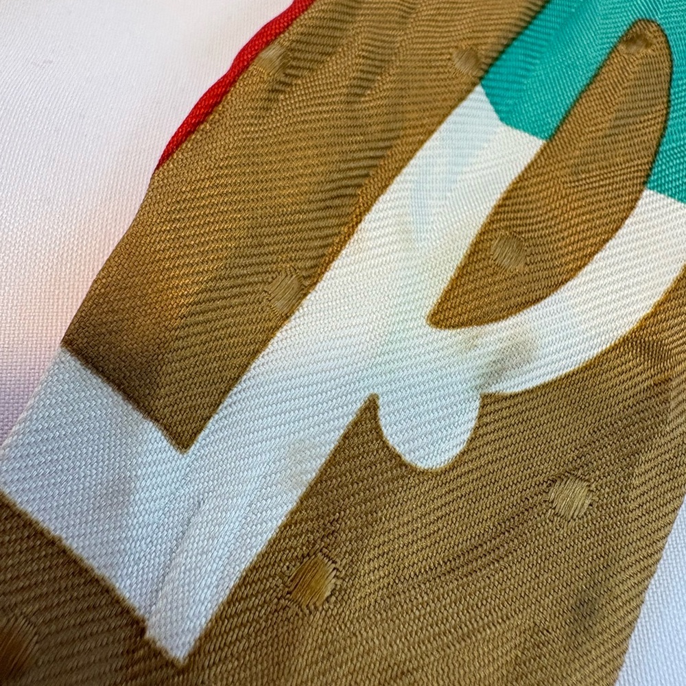 Hermès "Bouclerie Moderne Plumetis" Tabac, Rose, Bleu Silk Twilly - Picture 8 of 8